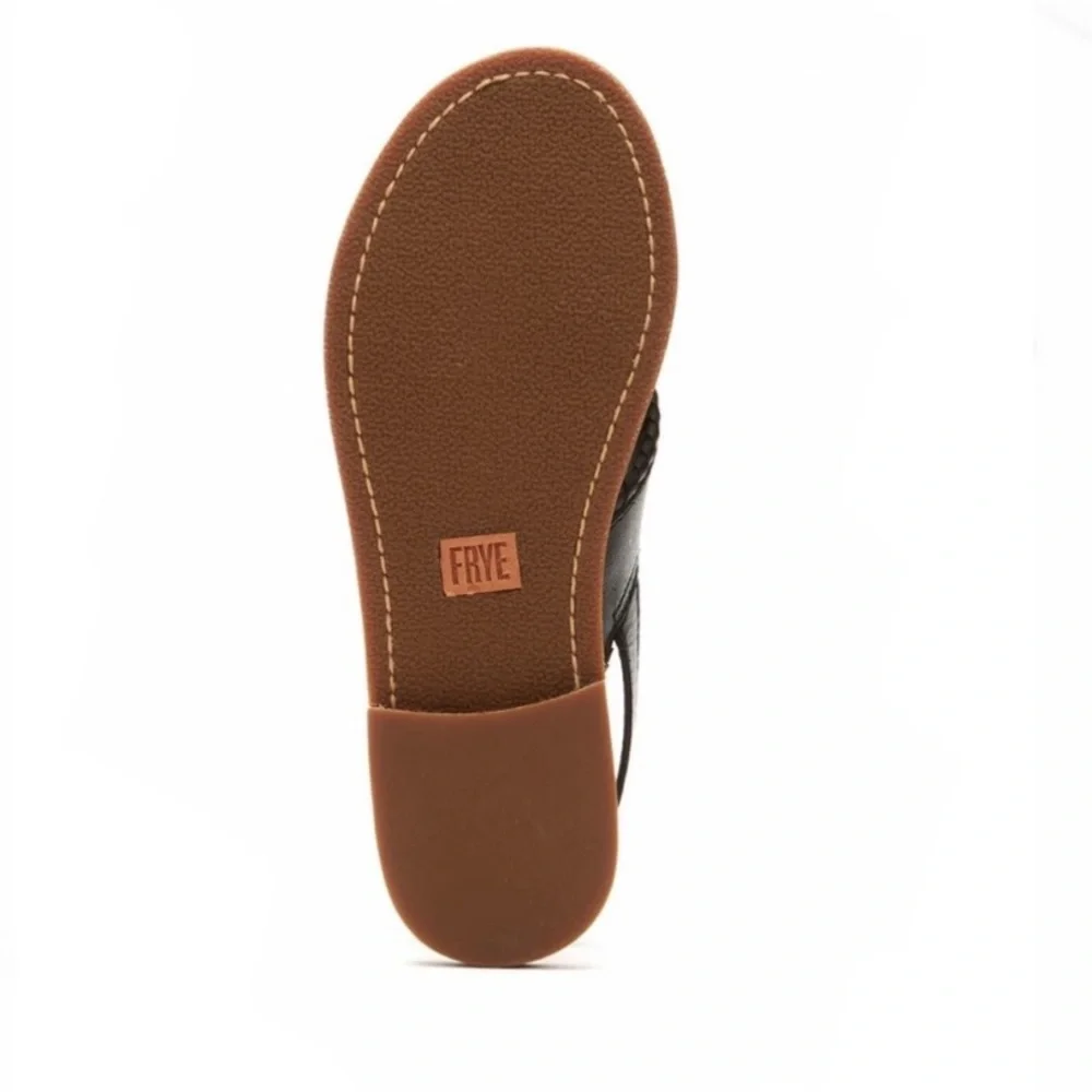 Frye Robin Feather‎ Criss Cross Sandals